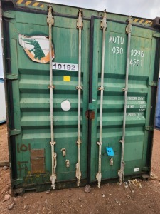 1 - ITEM Container Storage 12M with content , side door missing,3582 x Flouresent light boxes inside container to be sold with the container,Condition Fair