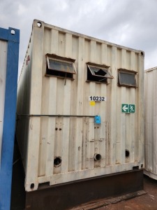 1 - ITEM Container Storage restroom 6m,Fitted with 3 x toilets on each side.Condition Fair