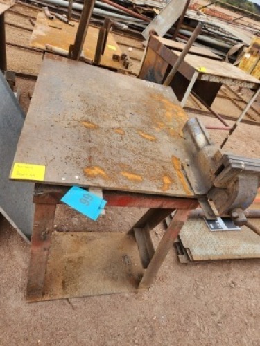 1 - ITEM Bench Work, Steel 1m long x .94m wide x .84m high complete with 1 x vice.
