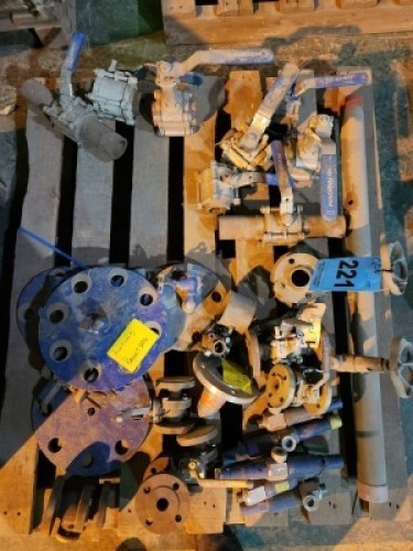 17 - ITEMS Valves Flange;T-Piece Galvanised 6"
;Clamp(See Description)