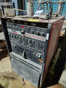 1 - ITEM Lincoln electric square wave TIG welder - condition unkown