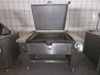 1 X Tilting Pan Electric