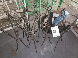 Job Lot X Iron Pot Stand