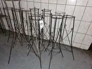 Job Lot X Iron Pot Stand