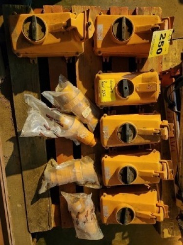 11 - ITEMS Plug Welding male and female63A,500VSurveying equipment