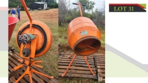 1X Feed Mixer Bernick Fourie (See Description for Details)