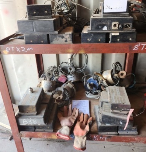 20 - ITEMS 5 Ton Load Cell and Display Box