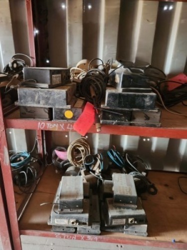 20 - ITEMS 5 Ton Load Cell and Display Box