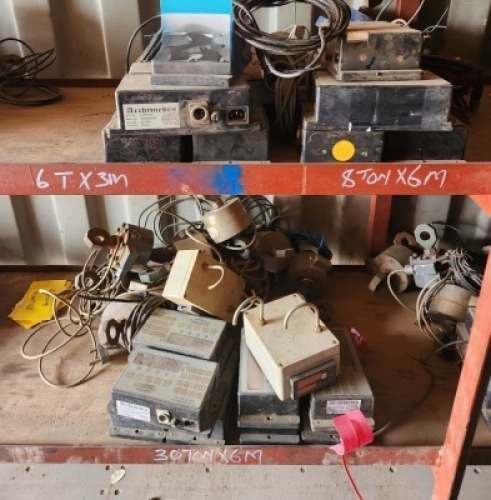 20 - ITEMS 5 Ton Load Cell and Display Box