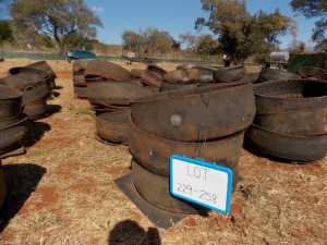 3X Tyre voerbakke/ Tyre feeding Bowls