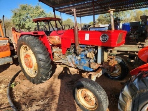 CATALOGUE ITEM - 1 X Massey Ferguson 188 Tractor