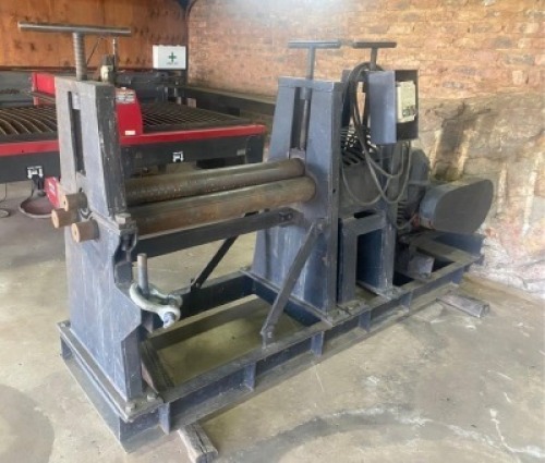 FLOOR ITEM - 1 X Electric Sheet Metal Profile Roller
