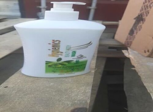 LOCAL - 2200XCTNS SHOWER AND BODY WASH Bidding on contents of container only