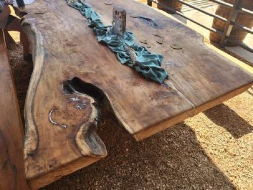 APIESDORING HOUT 3.2M TABEL & 2 X BANKIES