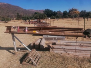 LAMB FEEDING FRAMES