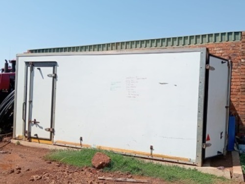 ON CATALOGUE ONLY - 1 X Feed storage container