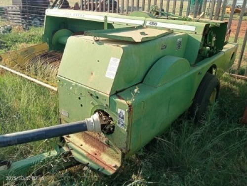 ON CATALOGUE ONLY - 1 X John Deere Small Block Baler - for parts