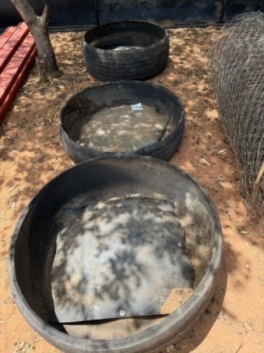 1 X 3 x Tyre Feeding Buckets ELLISRAS SAAG MEULE
