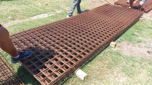 1 X 1.3mx3.8m mesh 100mmx100mm hole 5mm thick Vanderbijlpark