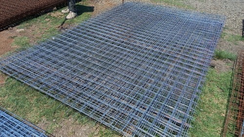 1 X 2mx3m galvanised mesh 100mmx100mm hole 4mm thick Vanderbijlpark