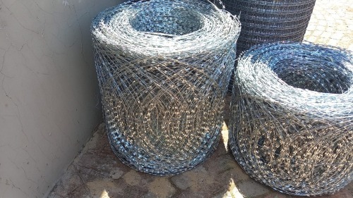 1 X 750mm High Flatwrap barbed wire 150m in length Vanderbijlpark