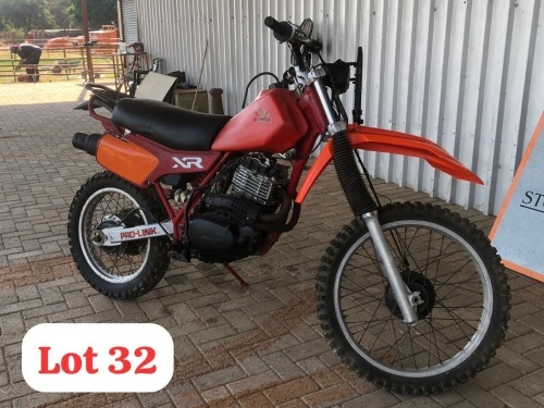 1 X Honda XR 500 Motorbike NJV