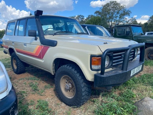 1 X Land Cruiser HJ60 4.0 Bloemfontein onsite