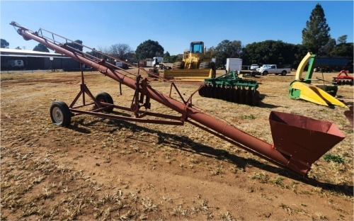 1 X Mobile PTO Driven auger 9m Bloemfontein onsite