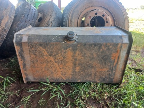 1 X 180 liter dieseltenk met brackets Bloemfontein onsite