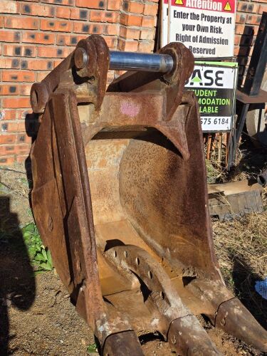 1 X Excavator rock bucket Bloemfontein Onsite