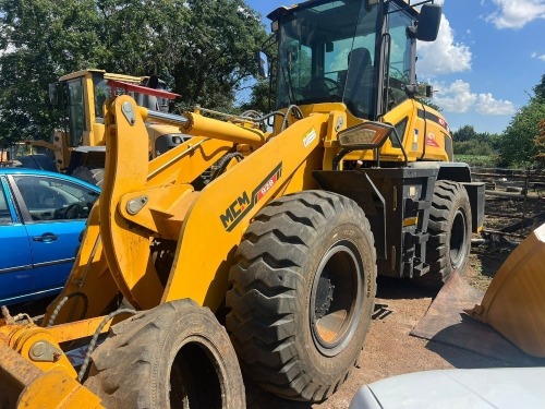 1 X MCM 928 Front end loader Parys
