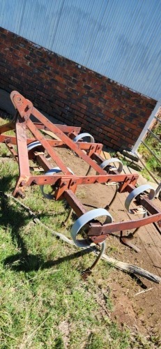 1 X Cultivator 7 tine vibroflex Potchefstroom