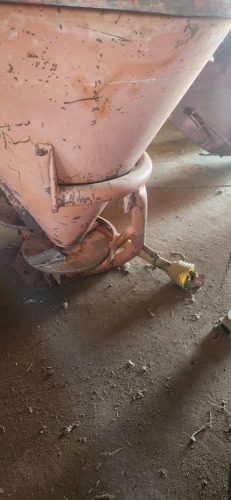 1 X Fertilizer spreader 300L Potchefstroom