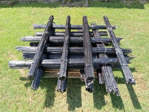 1 X 1000 staal droppers painted 2400mm Y8 dikte Kroonstad/Potchefstroom