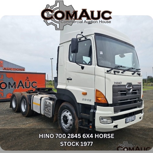 1 X HINO 700 2845 6X4 HORSE STOCK NR: 1977