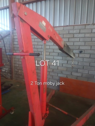 1 X 2 TON ENGINE MOBY JACK Fanie Grobler