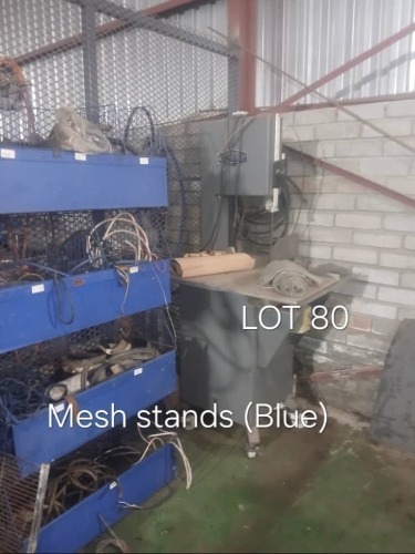 1 X MESH STANDS Fanie Grobler