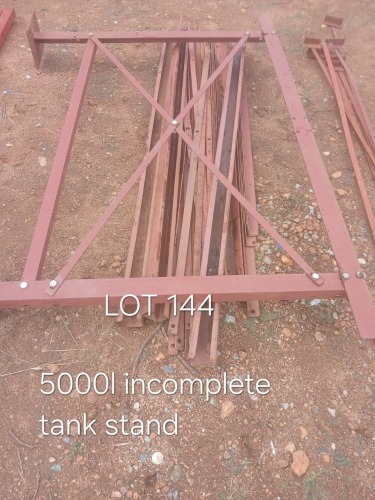 1 X INCOMPLETE TANK STAND Fanie Grobler