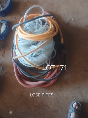 1 X SEVERAL LOSE ROLLES PIPES Fanie Grobler