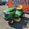 1 X JOHN DEERE D100 RIDE ON LAWNMOWER STOCK NR: 2002 - 4