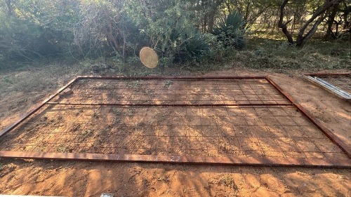 1 X Gate x 1 Novaterra Agri 4.500mx2.230m
