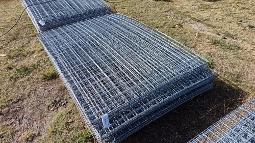 1 X 1.7mx1.2m Galvanised welded mesh 100mmx100mm Gat 4mm dik