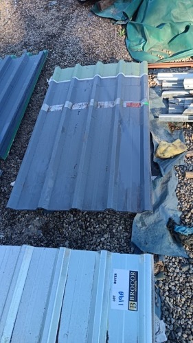 1 X Chromodeck offcuts 0.8m to 1.4m