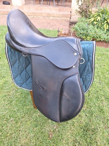1 X BLACK EPSON SADDLE ADRI SMITH