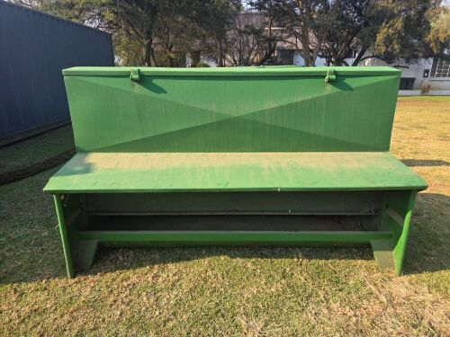 1 X SELF FEEDER SCHALK BURGER BOERDERY