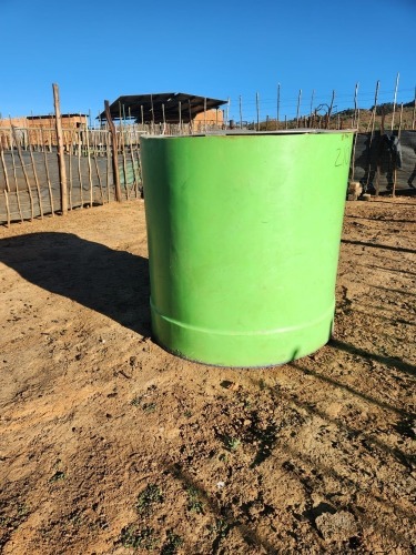 1 X GREEN FEED BIN WITH LID - 2 Kluyts Livestock Farming
