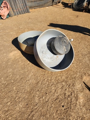 1 X SHEEP WATER TROUGHS WITH BALL VALVES +-30L - 2 Kluyts Livestock Farming