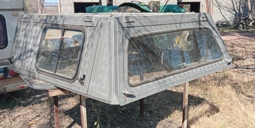 1 X Canopy vir Hilux