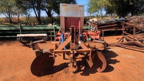 1 X Two row agricultural planter