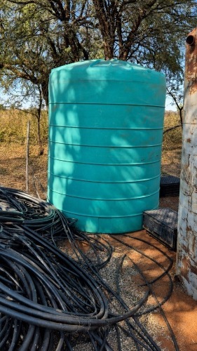 1 X Water-storage tank